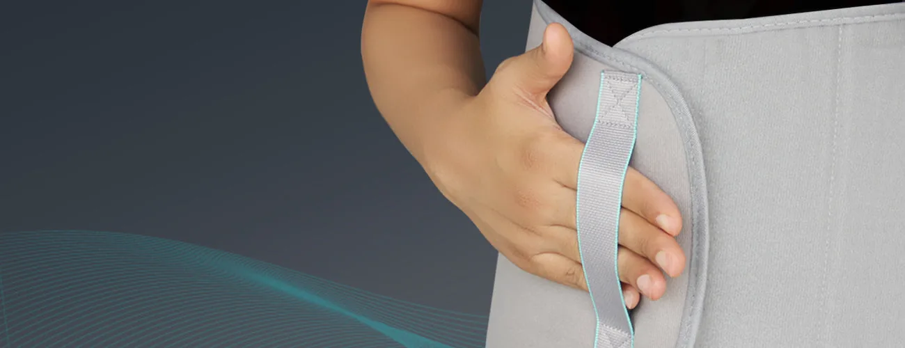 Tynor Abdominal Support 9 Inch close-up: hook-and-loop panel