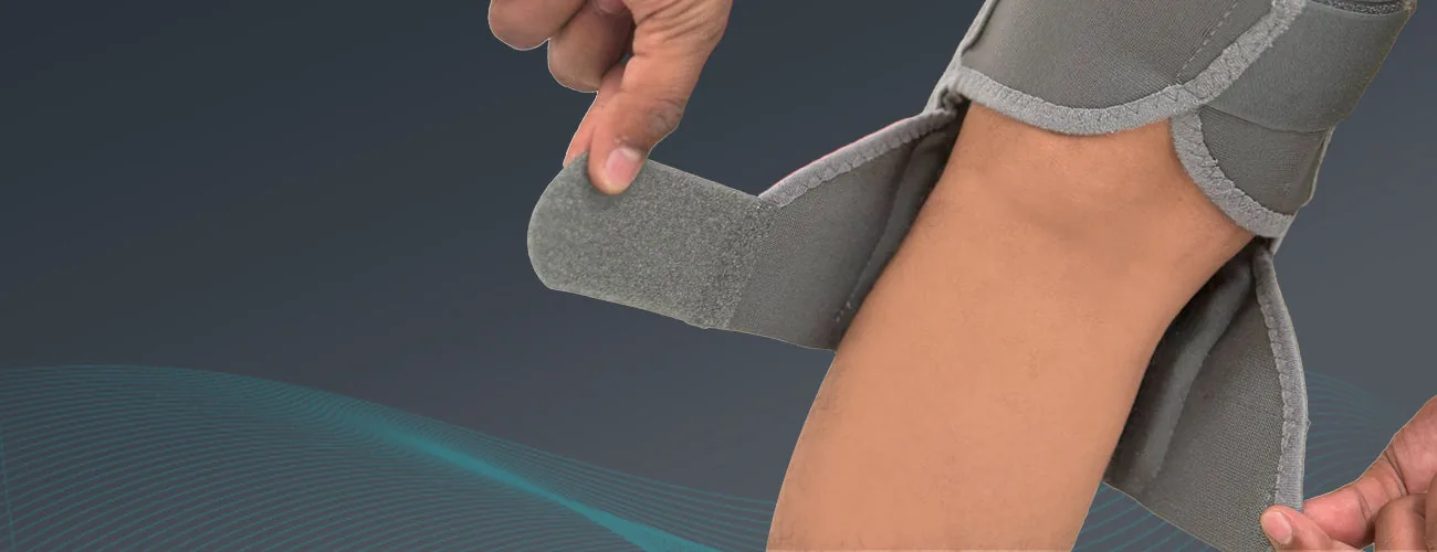 Tynor Elastic Knee Support close-up: open area behind the knee