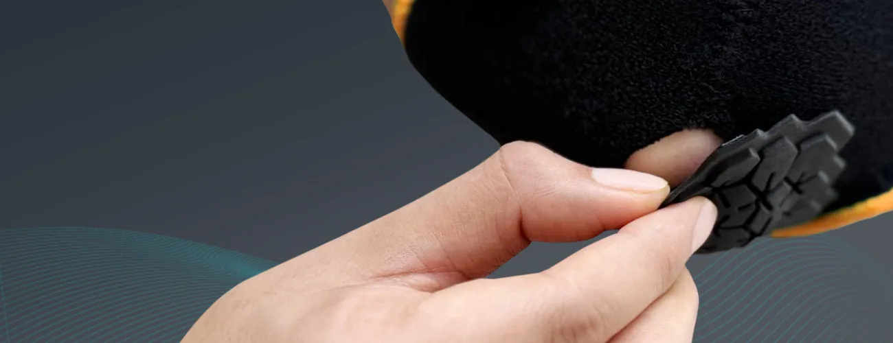Tynor Elbow Wrap (Neo) close-up: attachable elbow guard