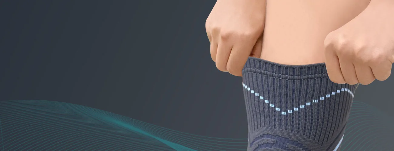 Tynor Knee Cap Comfeel close-up: four-way stretch knit