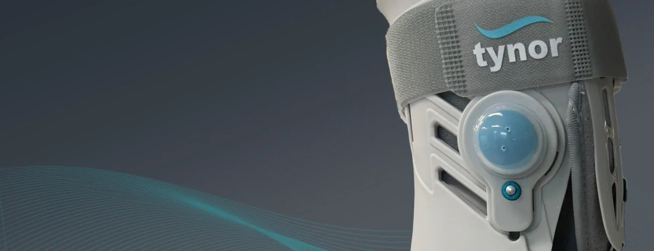 Tynor Walker Boot Air Pro Short close-up: air cells with built-in pump