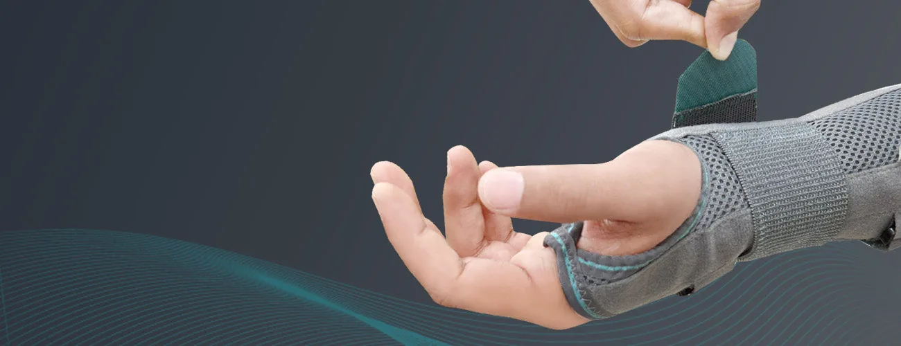 Tynor Wrist & Forearm Splint close-up: hook-and-loop straps