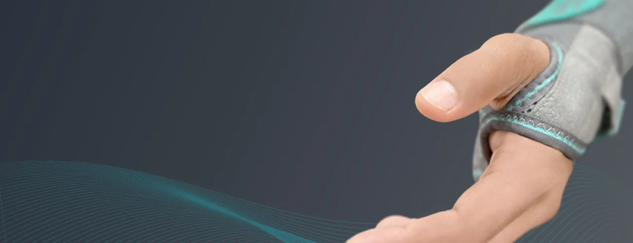 Tynor Wrist & Forearm Splint close-up: thumb opening