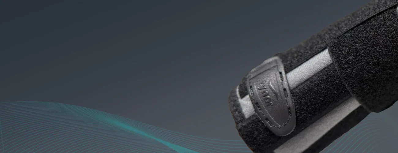 Tynor Wrist Splint With Thumb close-up: pU-lined fabric