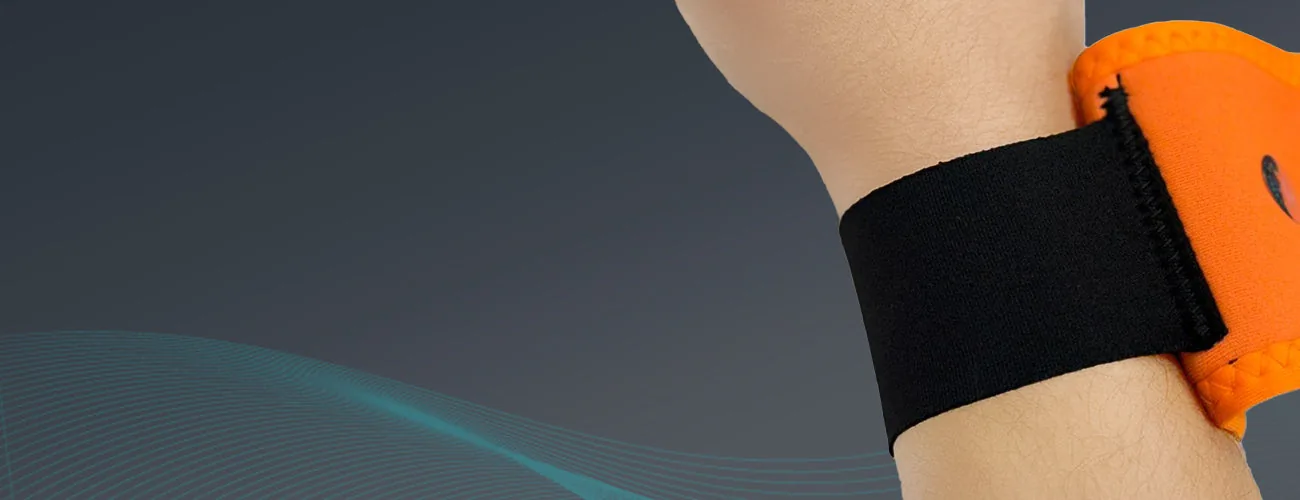 Tynor Wrist Support (Neo) close-up: cuff around the wrist